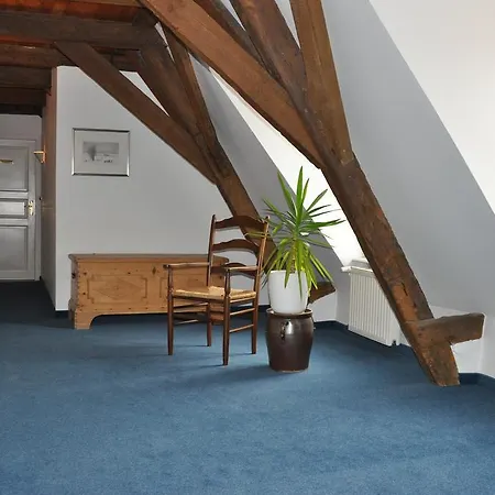 Hohes Haus 3*