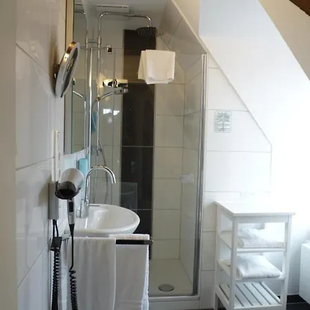 Hohes Haus 3*