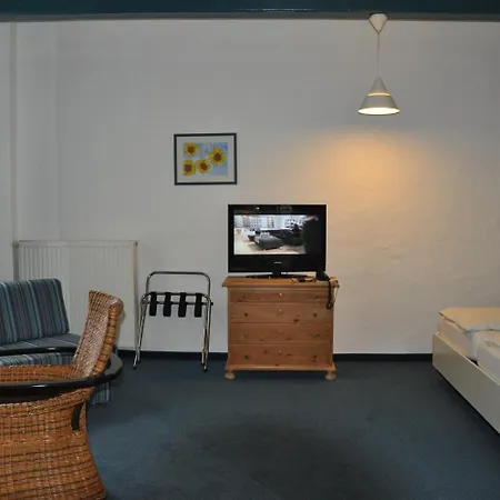 Hohes Haus 3*