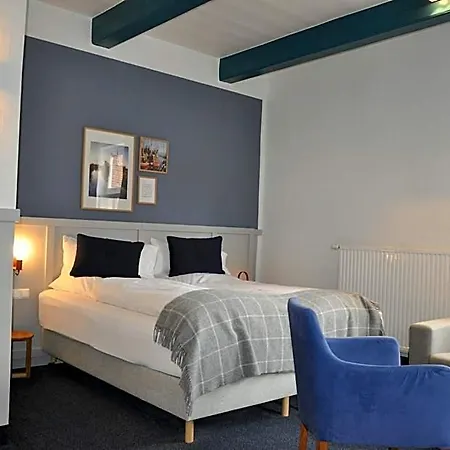 Hohes Haus 3*